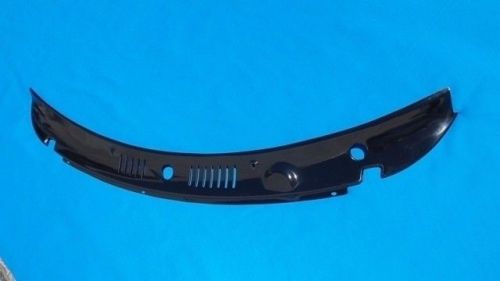99-04 mustang fiber glass wiper cowl with vents
