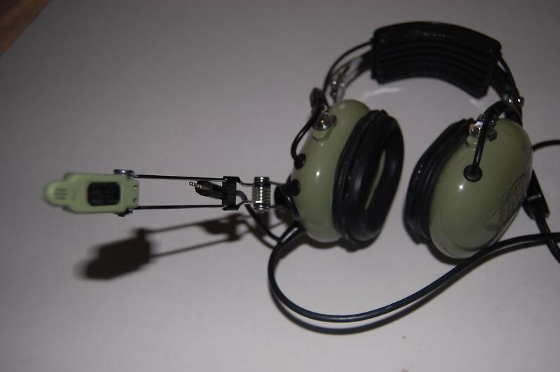 Motorola model 12677g-01 /with m-87 mike boom aviation headset