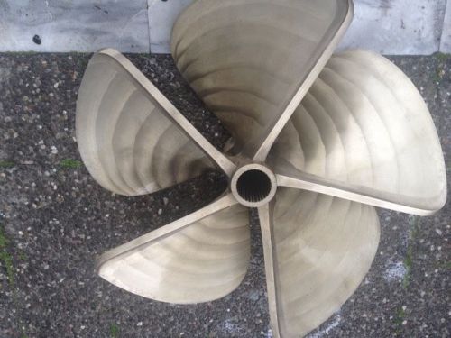 Propeller for pershing yacht 88