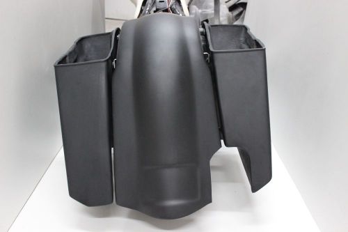 Harley davidson 6&#034; stretched saddlebags with fender 2-1 exhaust cutouts