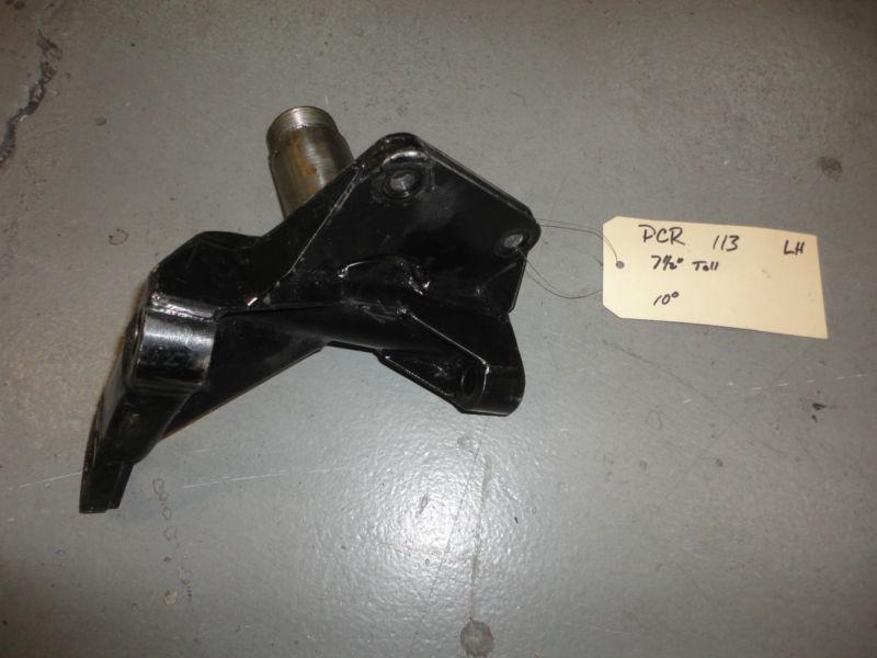 Pcr 113 late model spindle left side, 5x5, 7 1/2" tall, slotted steering arm