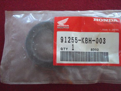 Oem honda fork seal •91255-kbh-003  new in sealed package