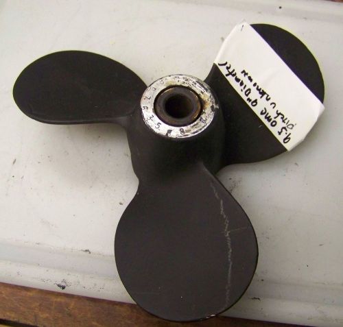 Good used johnson / evinrude propeller  1/2 inch shaft 9 in. diameter 9.5 hp