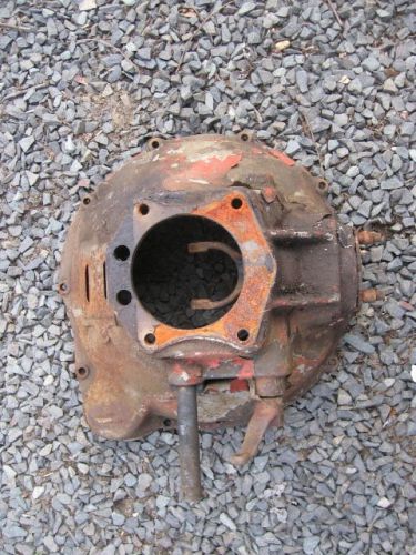 Model  ford bell housing, nice shape, clutch arm is free, old dirt and paint