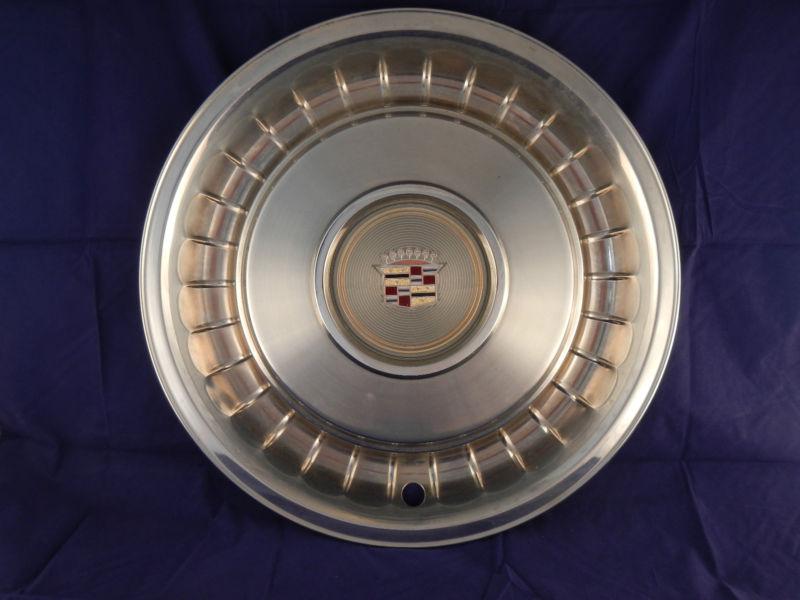 Cadillac fleetwood nos hubcaps 1986-1992