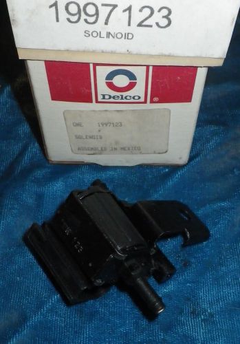 Nos 1985-1986 egr solenoid vacuum control bleeder gm #1997123 chevy gmc truck