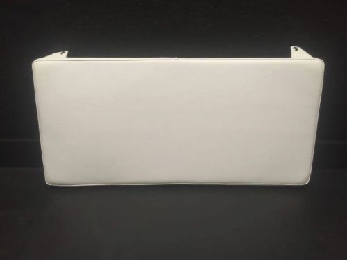 New igloo white boat cooler cushion for 94 quart cooler 31-1/2&#034; x 15-1/4&#034;