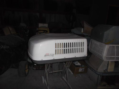 Dometic roof a/c 13,500 btu cools great, roof unit only