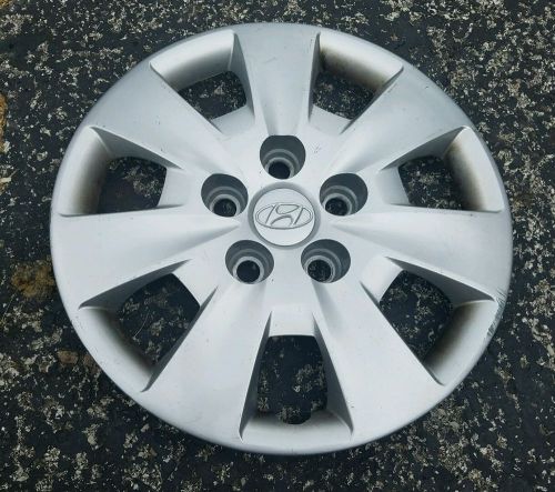 (1) oem 2009-12 hyundai elantra touring 15&#034; hubcap wheel cover p/n 52960-2l000