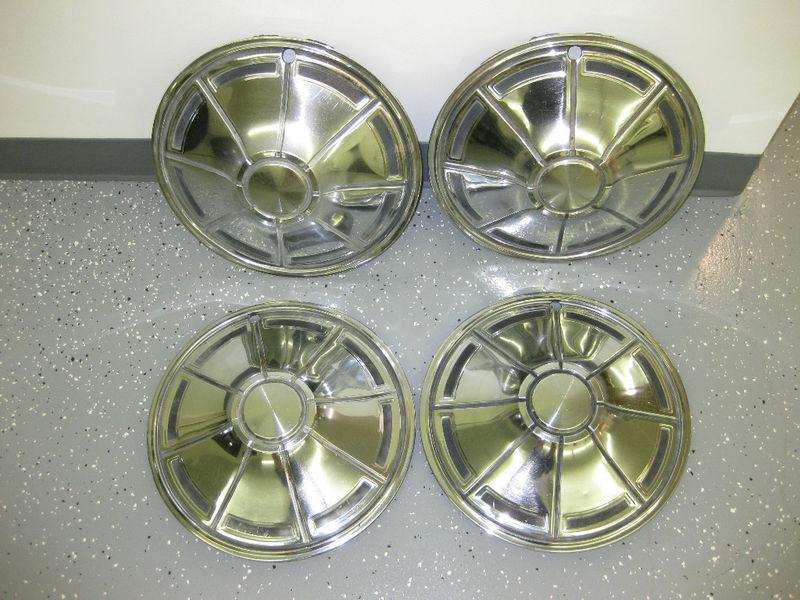 1971 72 73 74 75 plymouth valiant duster hubcaps very good. don't miss a deal