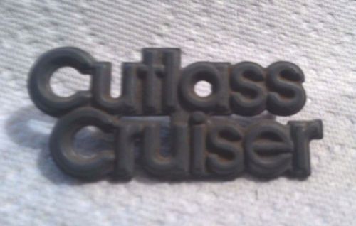 Havebling huh - cutlass cruiser (metal) ++  ornament / emblem
