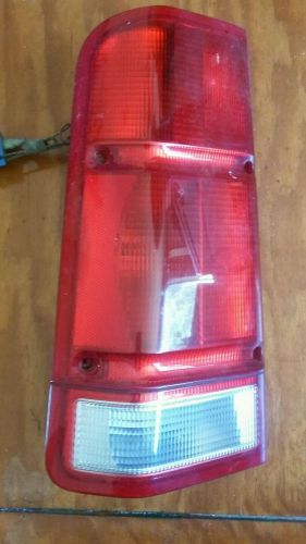 00 land rover discovery left tail light discovery body mounted driver