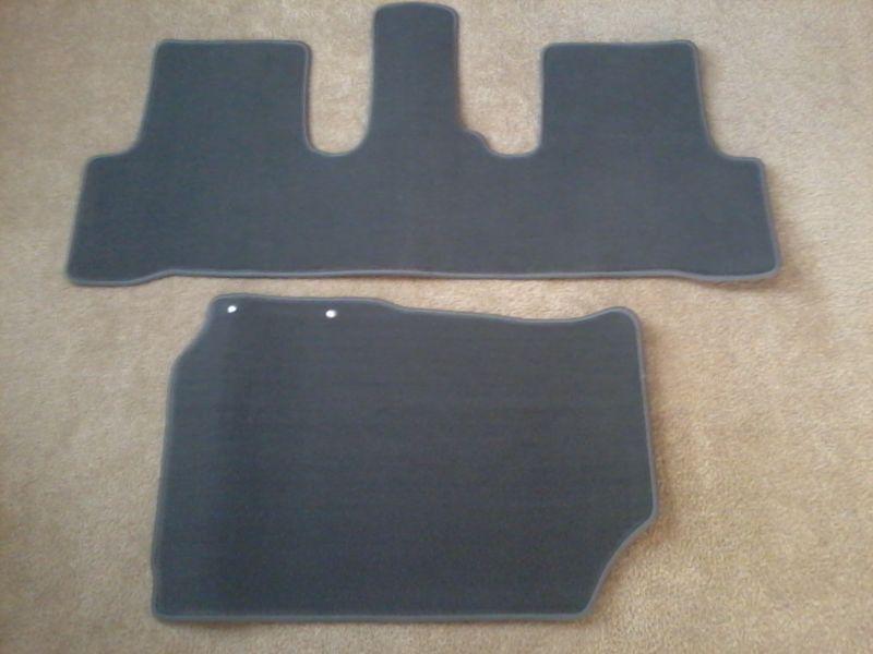 Oem genuine honda crv passenger & rear floor mats 2007- 2011 - gray