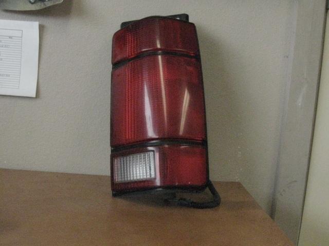 1991-1994 ford explorer right tail light assembly