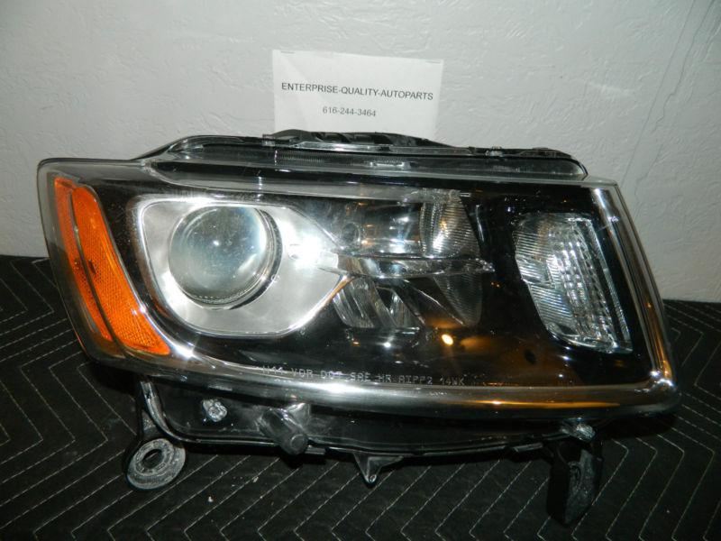 Oem 2014 jeep grand cherokee right/ passenger side halogen headlight assembly