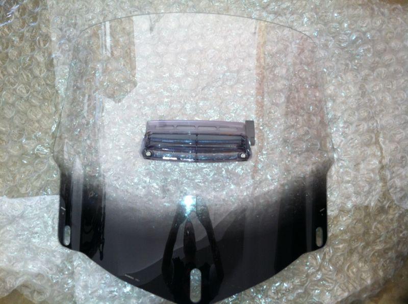 Honda goldwing 1800 oem windshield with vent 