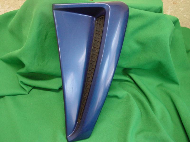 99-04 ford mustang blue driver's side outer 1/4 panel trim air scoop bezel 03
