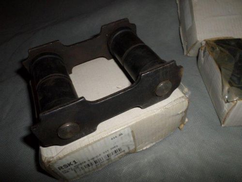 Ford mustang 302 351390 428 new in box rear shackles never used