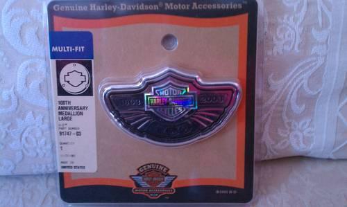 100th anniversary 91747-03 large front fender medallion touring softail models