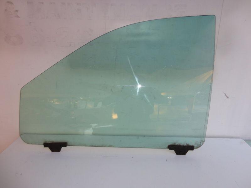 96-00 town country caravan voyager front left driver door window glass lh side