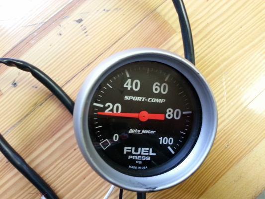 Auto meter sport comp fuel pressure gage 0-100 psi with sending unit
