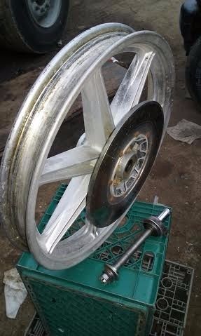 Yamaha rd400 front wheel magnesium alloy aluminum brake disc axle