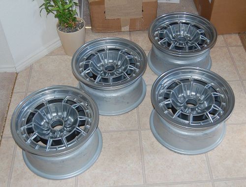 Ferrari 246 campagnolo-style wheel set (4) with center caps, very nice! new!