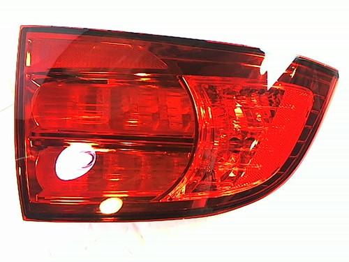 Tyc 11-6044-01 tail light assembly chipped