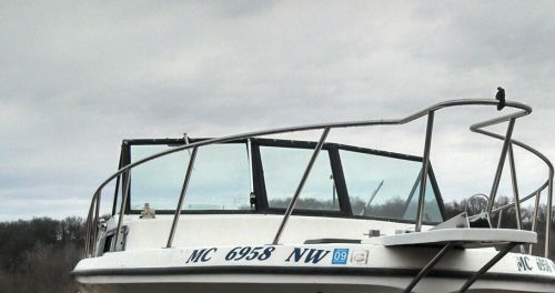 Comple glass windshield from 1991 sport craft fishmaster 27&#039;  parting out boat