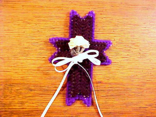 Double deep violet and black crosses with 3 white violet rosses (magnet) cr-42
