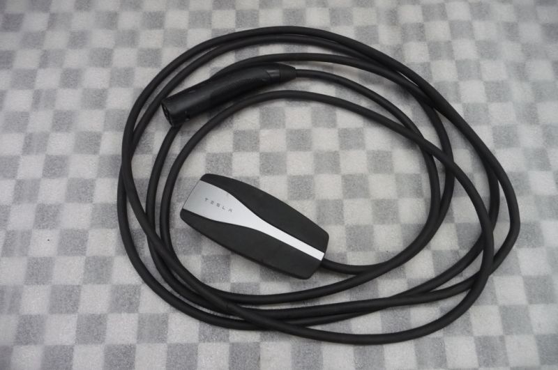 Genuine universal mobile connector charger 1