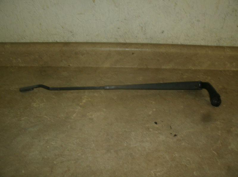 01-02  town & country/ caravan/ voyager left/ driver side wiper arm
