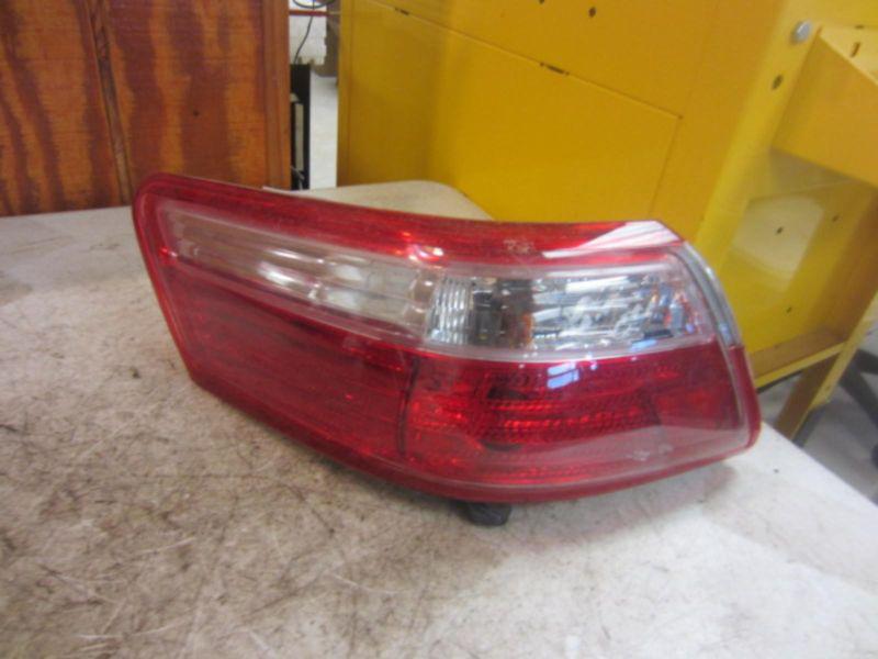Toyota camry l taillight quarter panel mounted, l., w/o red outline 07 08 09