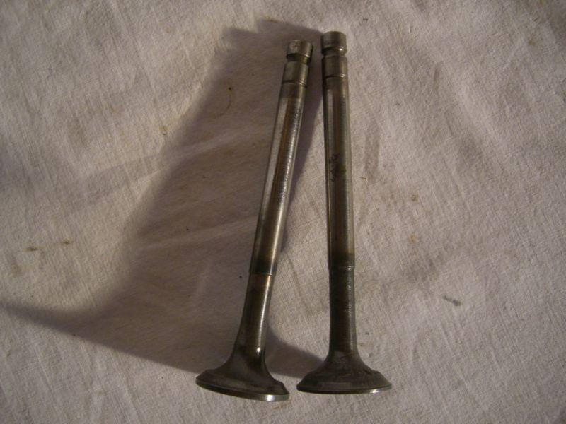 Pair of fiat 600 d exhaust  valves , valve pair for cylinder head
