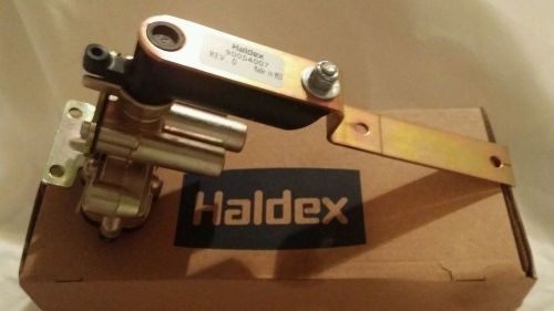 Height control valve 90054007 volvo mack universal  haldex