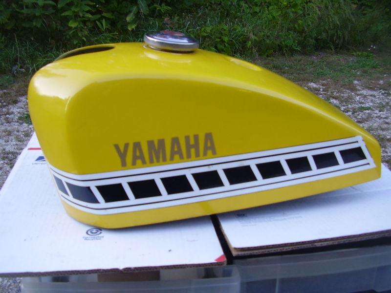 1976-1981 yamaha  sr/tt/xt  fuel/gas tank  fiberglass  yellow/black  used  nice!