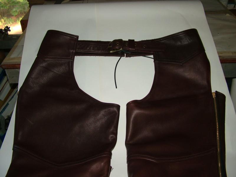 Mens - dark brown leather chaps ( size 2xl - 3xl )   like new condition