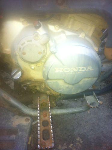 88-92 honda trx300 fw trx300fw 4x4 right engine crank case