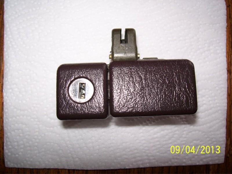 Toyota camry glove box latch, dark burgandy, no key, good condition