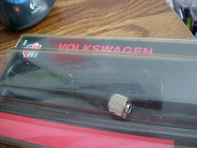 Carquest 81040 antenna adapter cable volkswagon look at picture see if right one