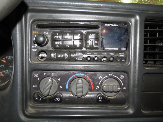 2001 chevy silverado 1500 pickup speedomter and radio trim dash bezel 2577561