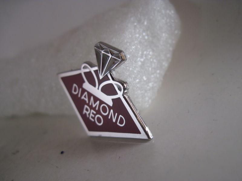 19?? vintage diamond reo  truck cloisonne emblem (**5f1)