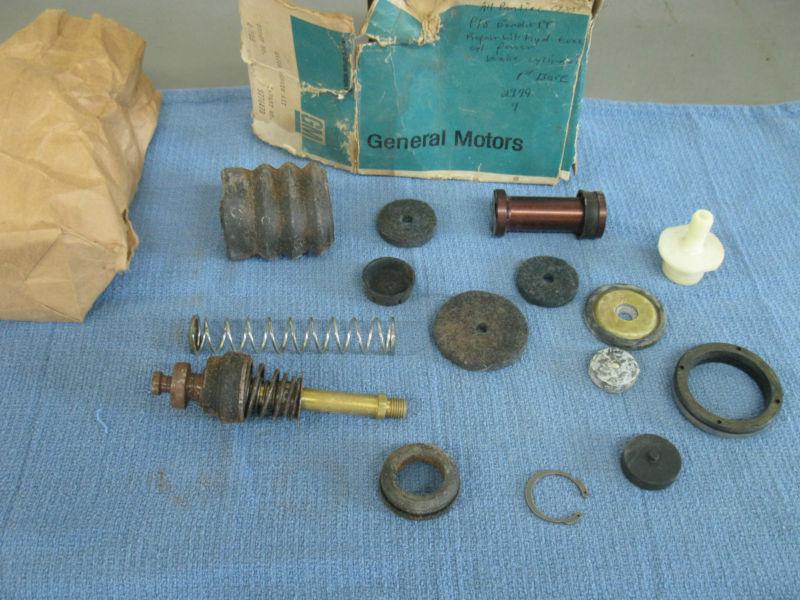 1970's pontiac all brake master cylinder repair kit   nos 913