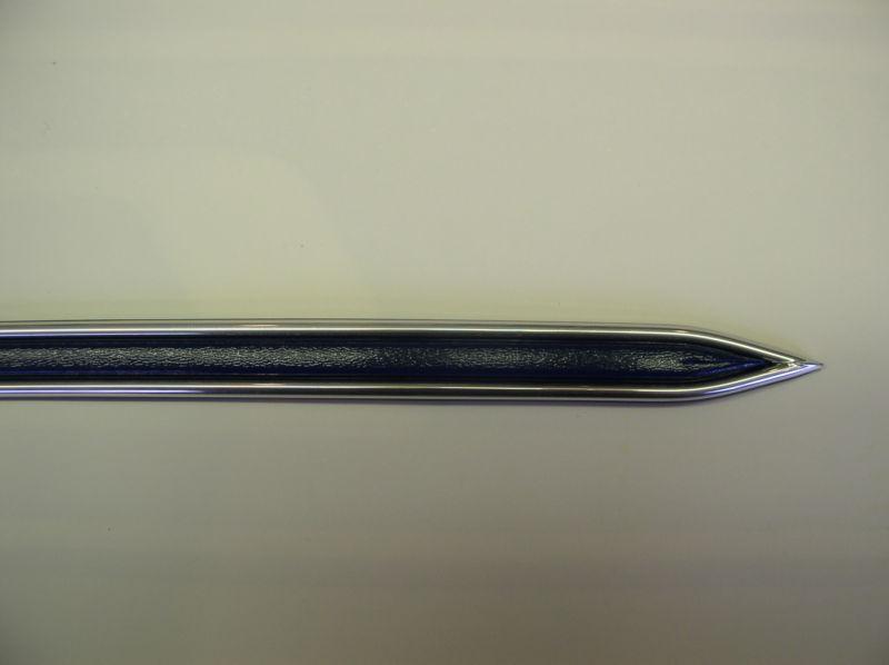 5/8" universal chrome / dark blue body side molding with ends