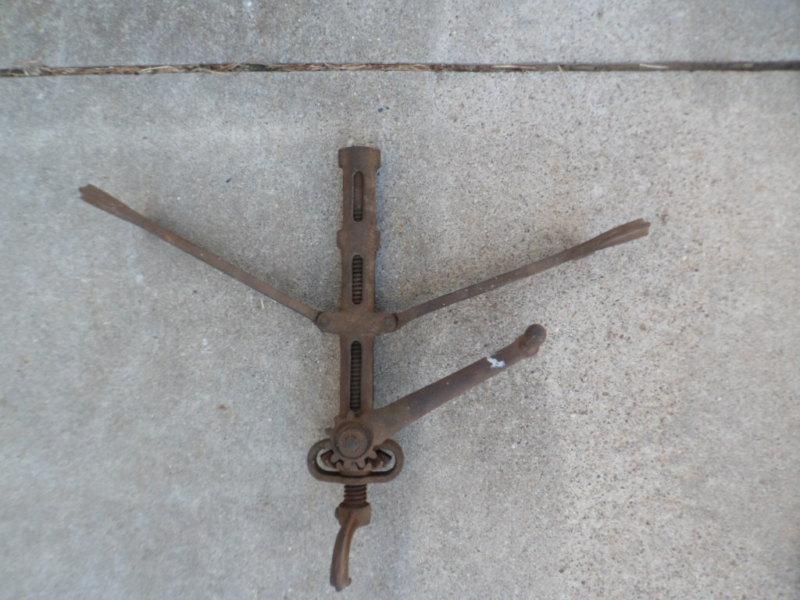  cast iron universal master rim tool for wooden spoke wheels  benton harbor mich