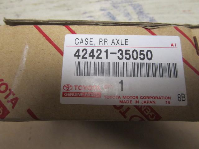 Toyota new oem rear axle bearing case 42421-35050