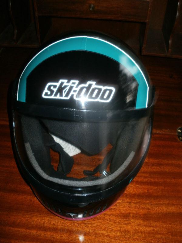 Ski-doo helmet - used size -  medium -dot approved - made in canada