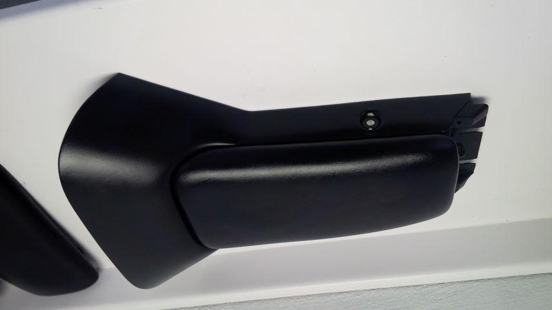 97-04 corvette c5 console door lid armrest with base black