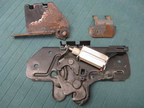 1987 1988 1989 1990 1991 1992 1993 ford mustang lx notchback power trunk latch