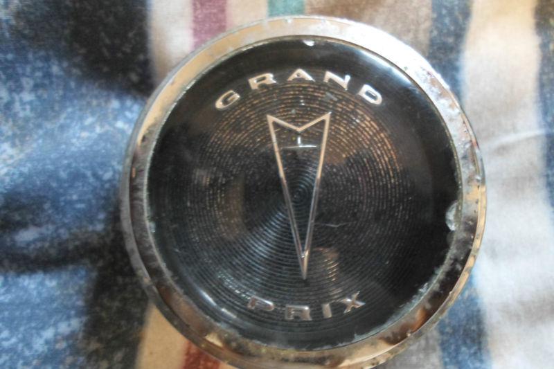 1965 pontiac grand prix horn cap